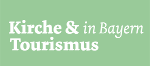 Logo Kirche und Tourismus weiß auf grün mit Rand 300 x 133 px